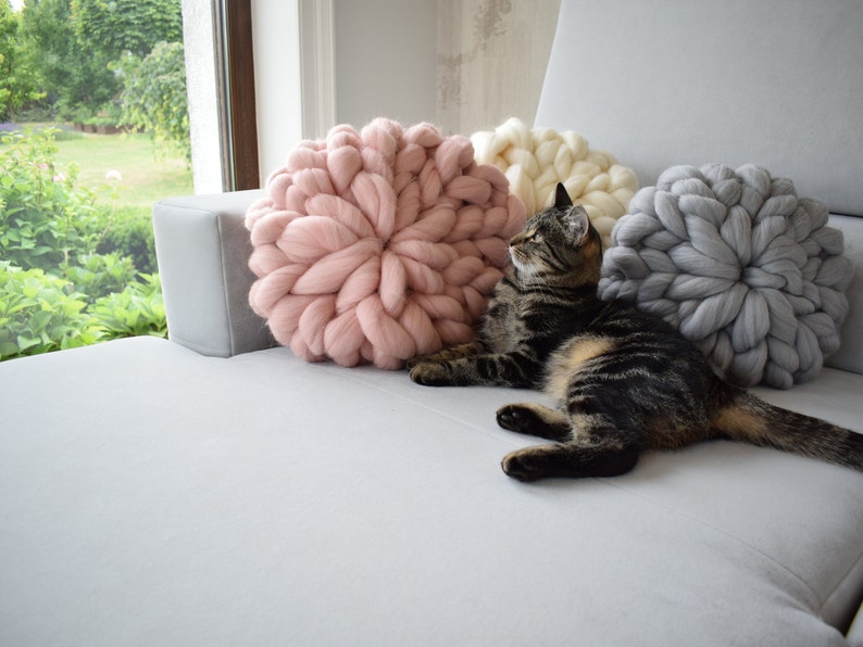 Round Chunky Knit Pillow