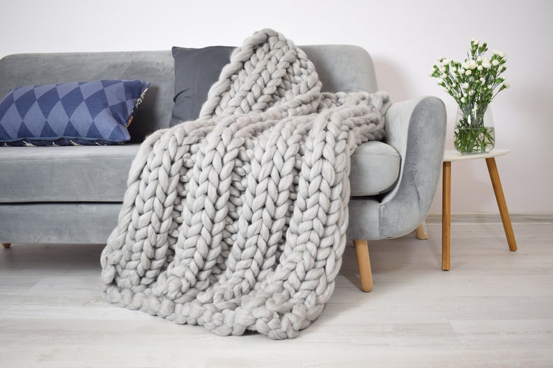 Chunky Knit Blanket - Stripes Pattern