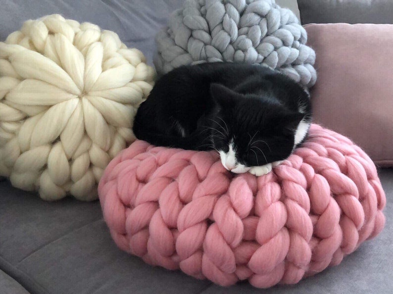 Round Chunky Knit Pillow