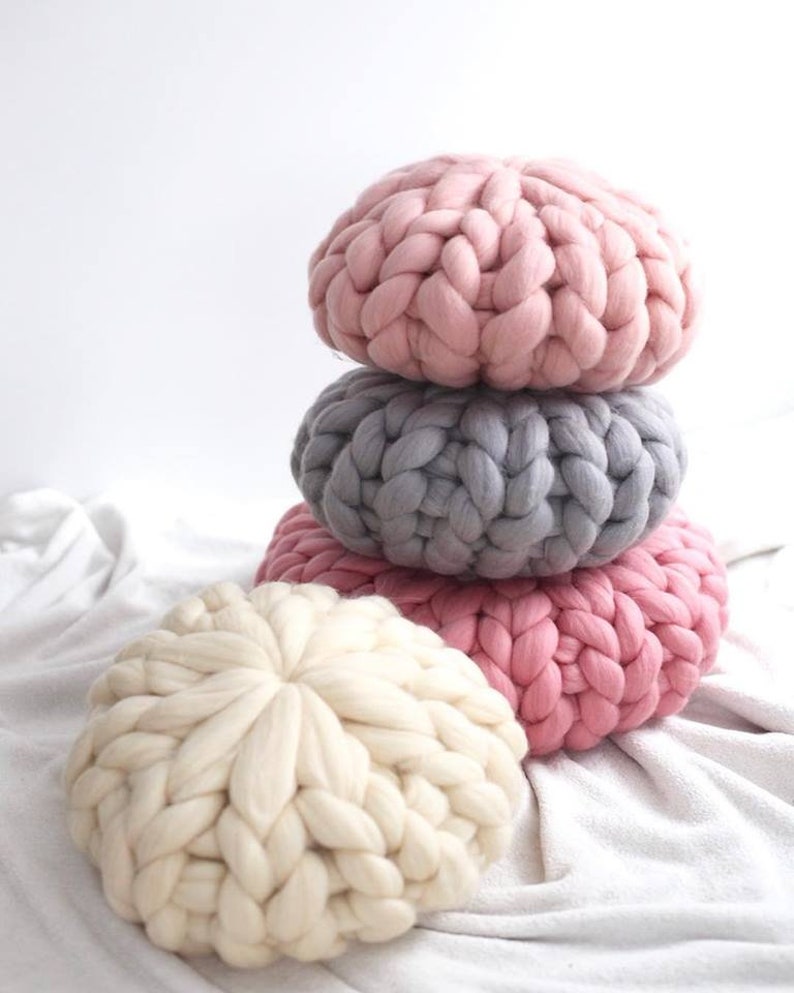 Round Chunky Knit Pillow