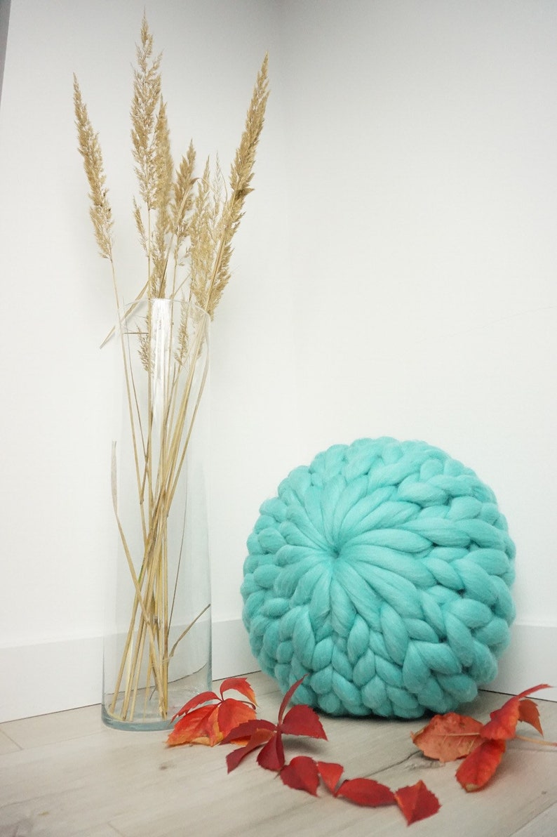 Round Chunky Knit Pillow