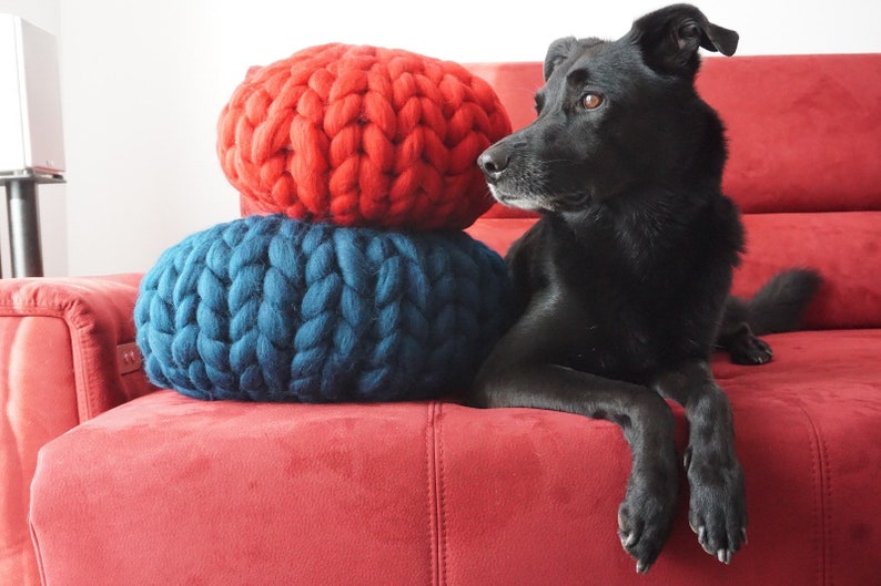 Round Chunky Knit Pillow